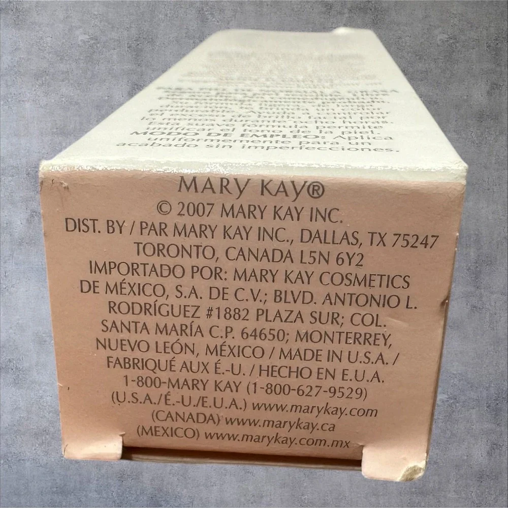 Mary Kay Medium Coverage Foundation Ivory‎ 104 355100 1oz New Pink Cap Liquid